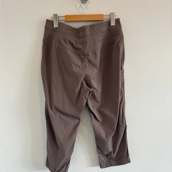 Lululemon Studio Crop - Picture 3 of 4